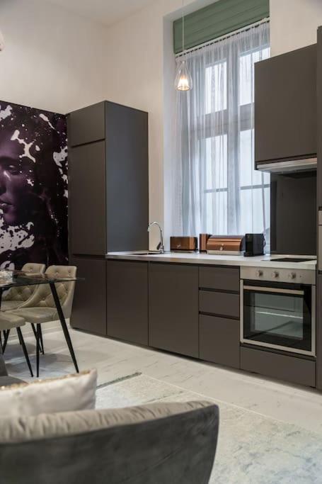 Premium Apartment By Hi5-King Street'S Luxury Budapest Exterior foto