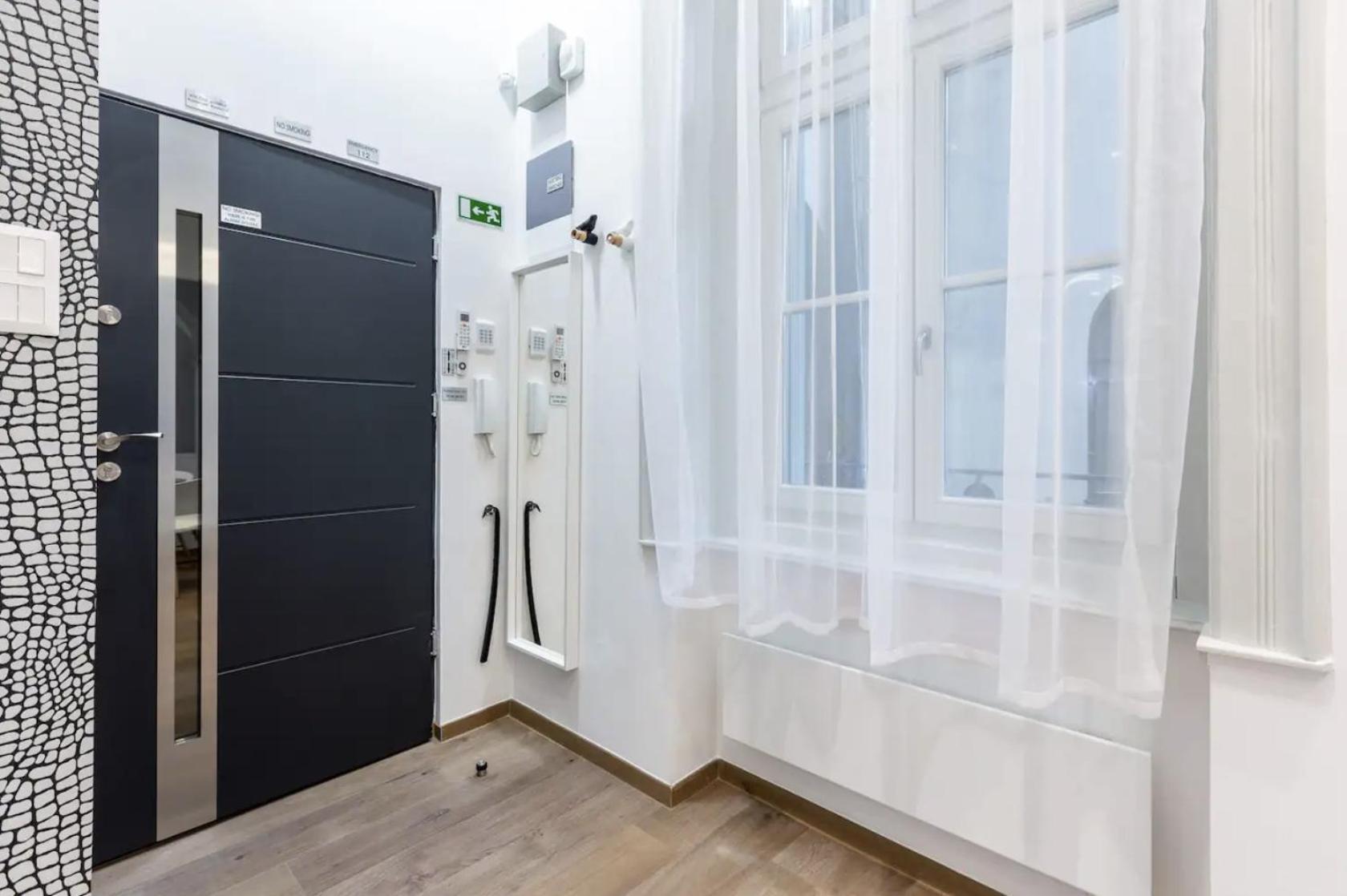 Premium Apartment By Hi5-King Street'S Luxury Budapest Exterior foto